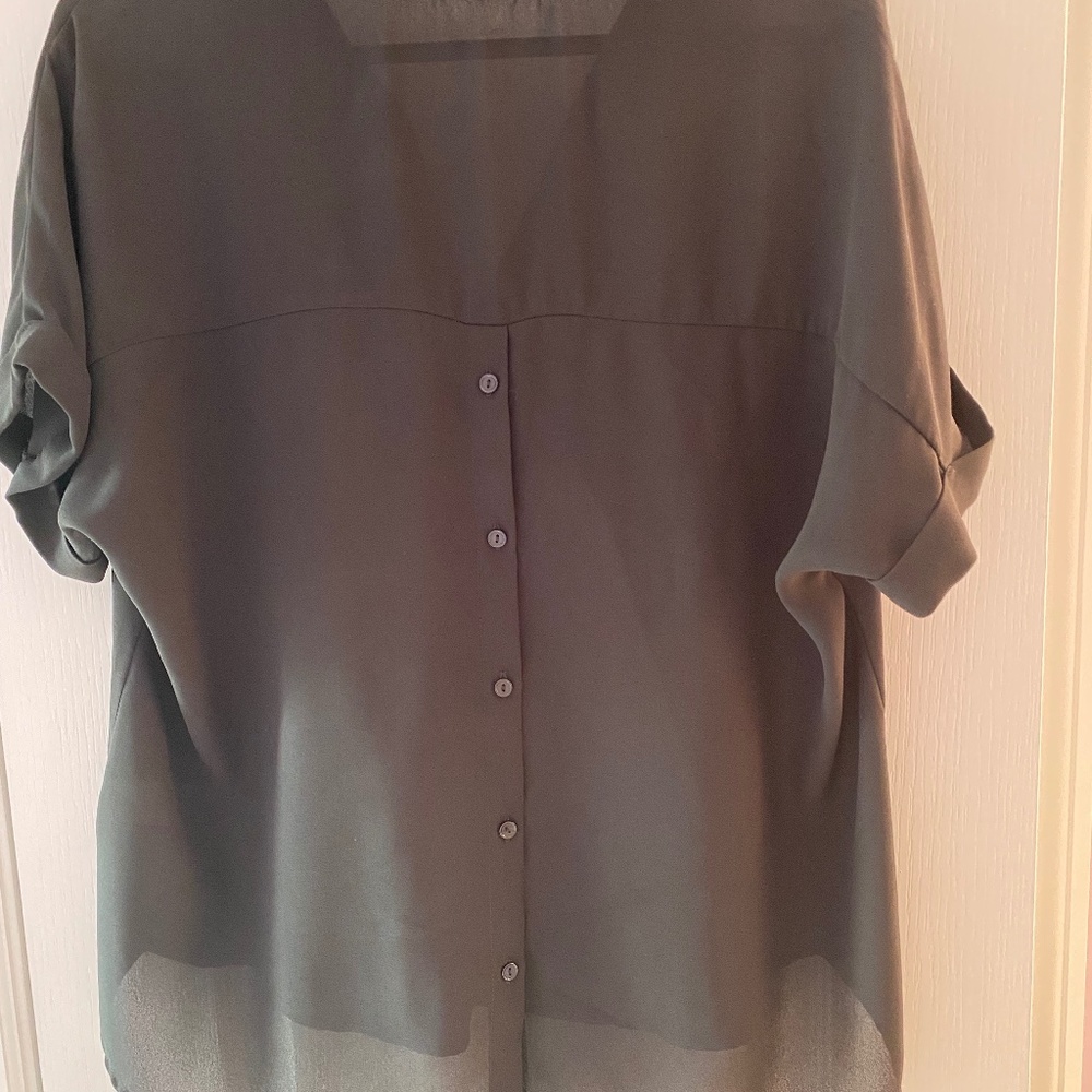 Women’s top black size medium